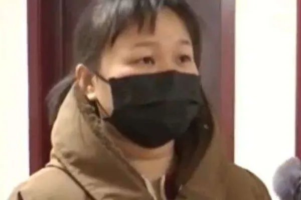 河北一女孩玩火碱重度烧伤，不小心烧伤第一时间该如何处理伤口？