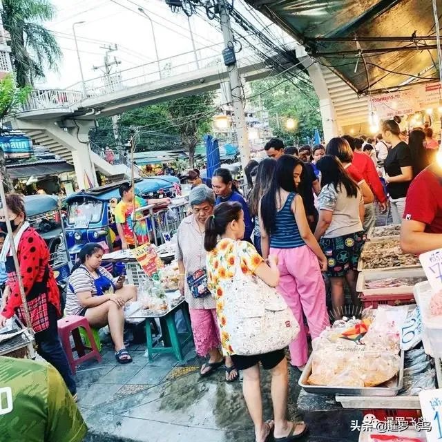 泰国疫情如何?目前当地人的生活变化大吗?
