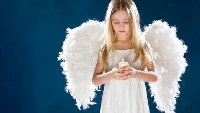 陕西一父亲抱摔幼童致死,为何母亲却在旁拍摄?