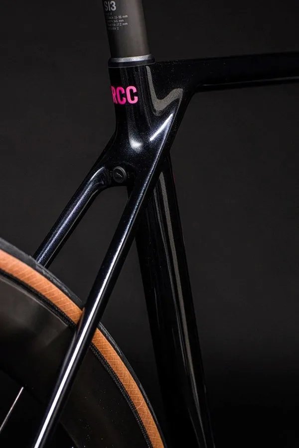 Rapha x Canyon 打造“单车界超级跑车” Ultimate CF SL 8 Disc RCC