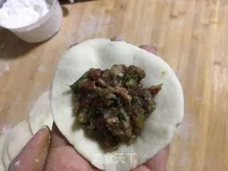 羊肉冰花水煎包