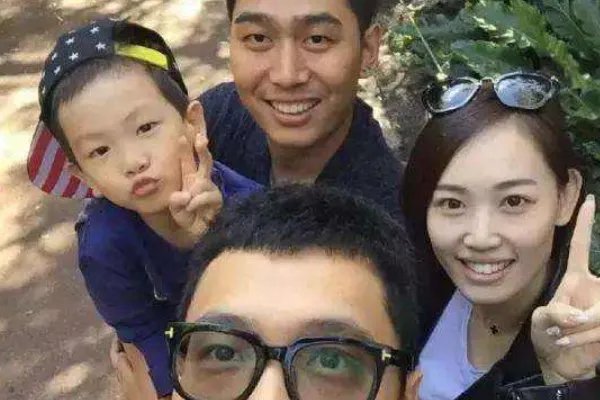王永飞曾离开王宝强生活落魄,是如何走到导演这条路上的?