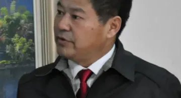 蓝翔校长前妻被女儿举报后,被举报人表弟公开发声,我们该相信谁?