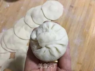 羊肉冰花水煎包