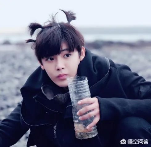 《人不彪悍枉少年》花彪的扮演者是谁?你如何看待这部剧?