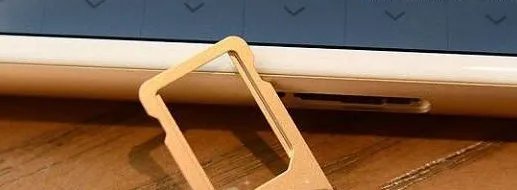 Iphone 4如何取出SIM卡?