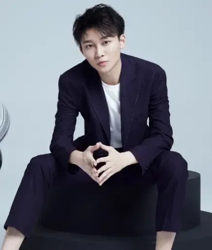 你如何看待刘怡潼恭贺刘奕君再就业这件事?