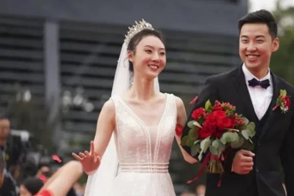 301对航天新人举办集体婚礼,为啥女的都说当航天人夫人很艰苦?