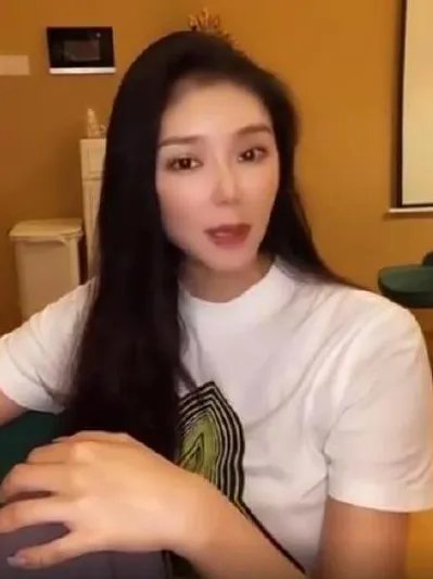 林丹退役后,出轨门女主再发声:没花男人钱没蹭热度,你怎么看?