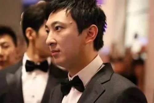 王思聪名下主要资产均被股权冻结,他到底怎么了?