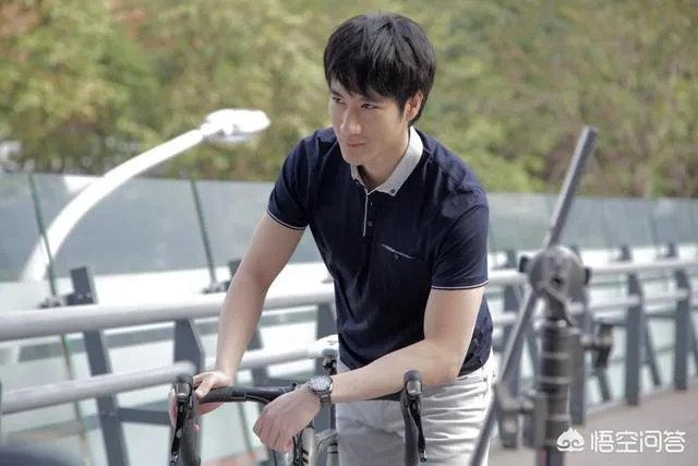 第一个在鸟巢开个人演唱会的歌手是谁?
