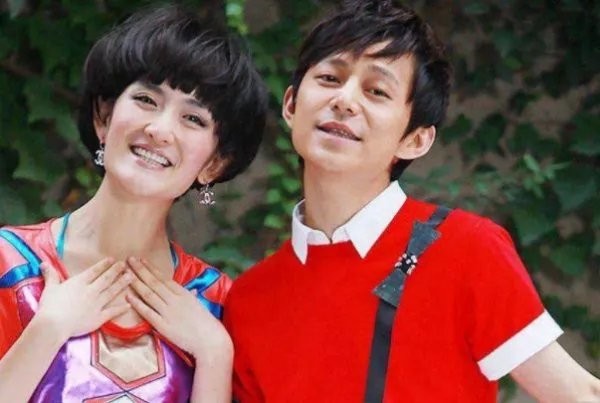 到底发生了什么,何炅和谢娜的友谊的小船被爆翻船?