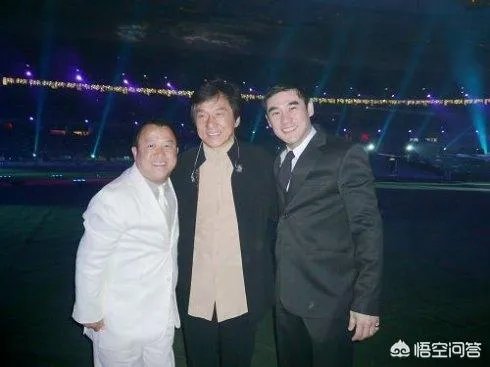 第一个在鸟巢开个人演唱会的歌手是谁?