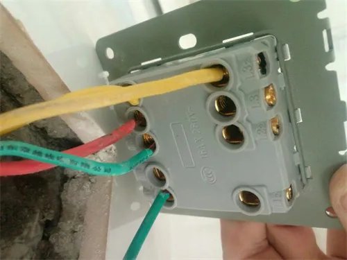 一灯三控布线法是什么