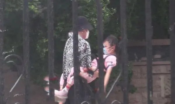 贾乃亮被李小璐问:还能再爱我一次吗?贾乃亮如何回应?