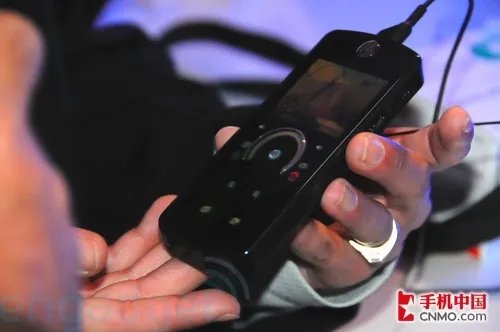 摩托罗拉E8