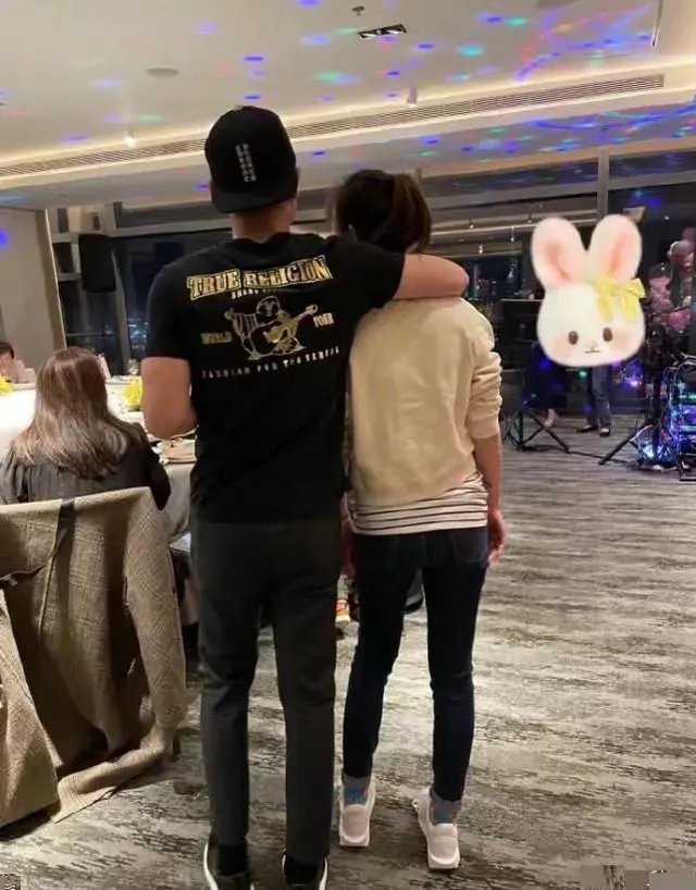 霍建华为林心如庆生,晒甜蜜合照:你的努力配得上现有的幸福,你怎么看?