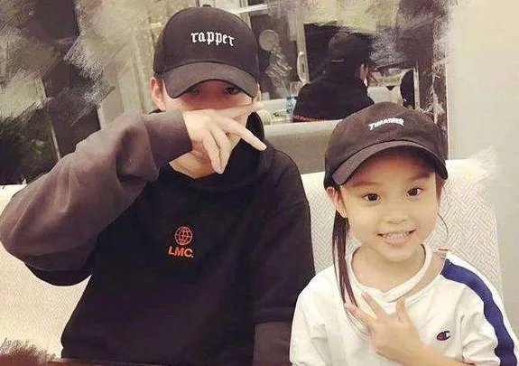 如何看待PG one与李小璐深夜出入同一小区?