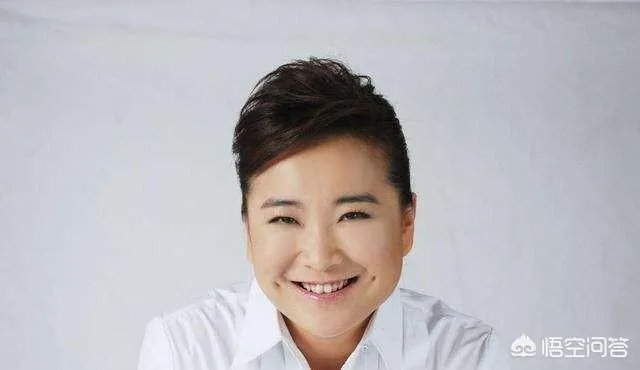 贾玲当年为什么会改行?她究竟是个怎样的人?