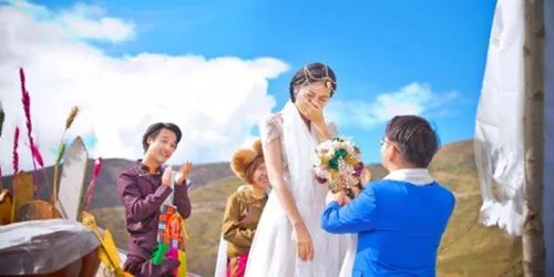 婚礼现场新郎求婚词 婚礼求婚词怎么说才浪漫