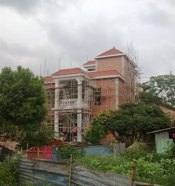 现在买房子太贵了,农村40万就能建“豪华”独栋别墅?是真的吗?