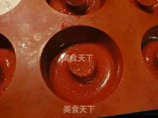 草莓甜面圈