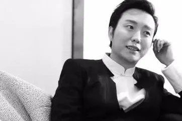 好多见过李玉刚穿女装的女人,会觉得自愧不如,你是如何看的?