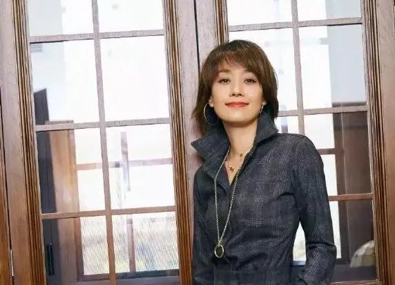 马伊琍卖力宣传,力捧小18岁的绯闻男友,难道她又要重蹈覆辙吗?