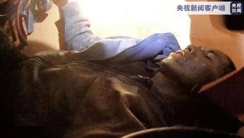 男子坠入深坑生还究竟经历了什么?