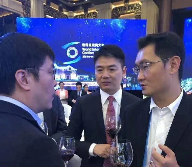 刘强东当村长,以一万工资聘老师,那平石头村的学校应该建成什么样?