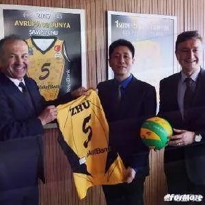 土超瓦基弗银行官宣与朱婷续约,至此上赛季球队四大外援全部续约,你怎么看?