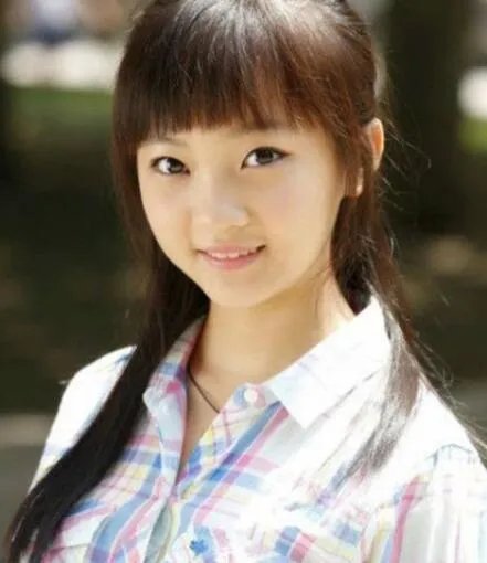 【图】林妙可16岁近照胸部发育很成熟 揭其被隆胸是怎么回事内幕