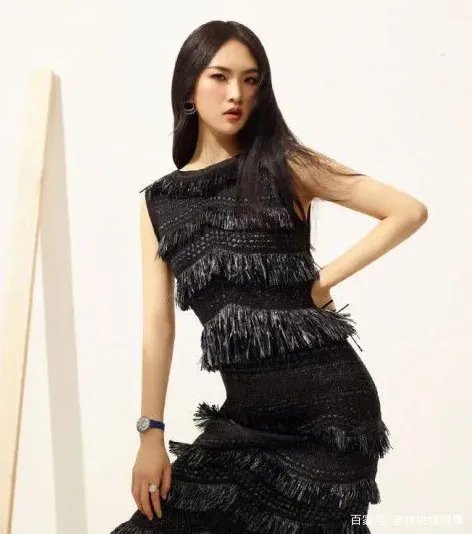 华为二公主姚安娜单曲上线,她的唱功如何?