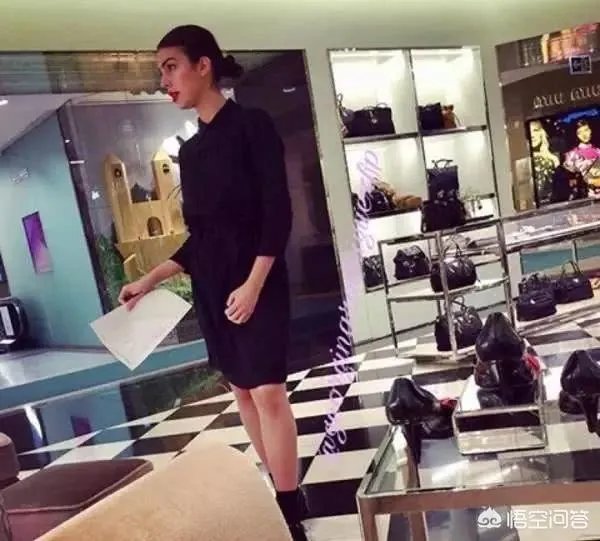 C罗未婚妻乔治娜在认识C罗前当过保姆干过导购,这是怎么回事?