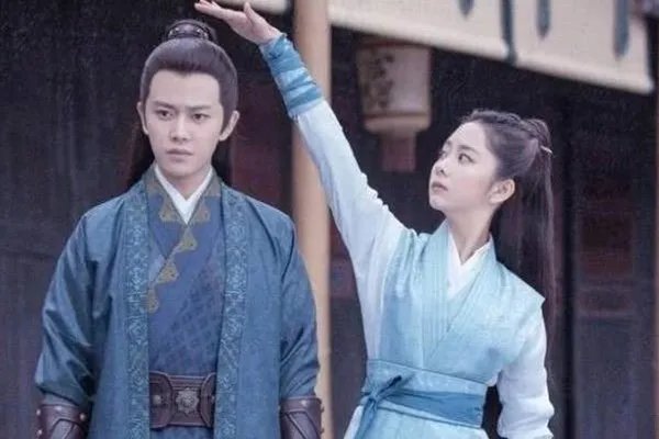 任嘉伦已经结婚了,为何网友说谭松韵跟他有料?