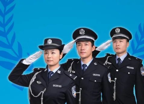 河南的民警怕惊扰患儿警笛声调最小,这件事有触动到你的心弦吗?
