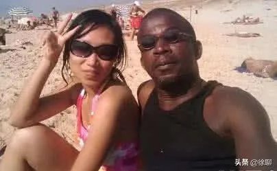 女儿和非洲小伙离婚了,孩子留给男方好还是留给女方好?