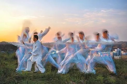 上联:冬至阳生夏至阴生,下联怎么对?