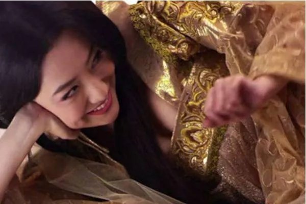 唐代仕女吃复活图走红网络，唐朝为何以胖为美？