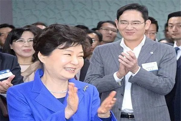 三星掌门人李在镕案开庭，此案件有哪些疑点？