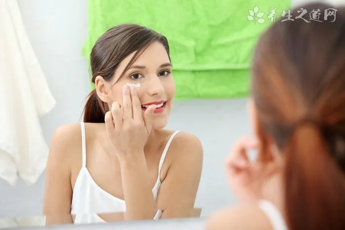 【美白秘方有哪些】分享：居家MM独特美白秘方