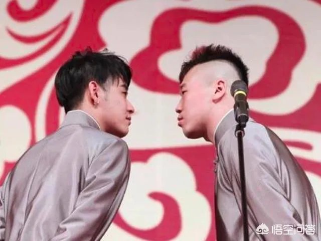 因唱小曲成“德云一哥”，不到半年反超岳云鹏，张云雷为何能火？