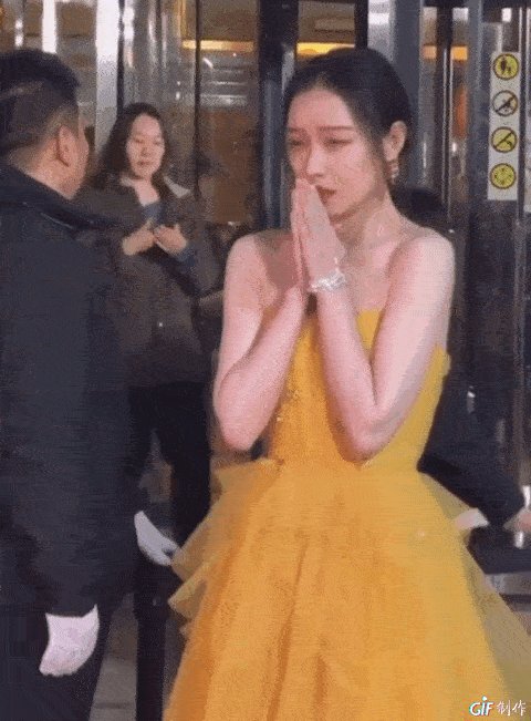 明星冬天走红毯时总是穿的很少，他（她）们到底冷不冷？