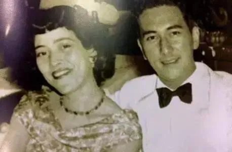 赌王何鸿燊一生成就颇多,为何说原配黎婉华更值得被记住?