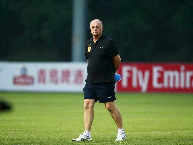 可以说斯科拉里堪称恒大最差教练吗?