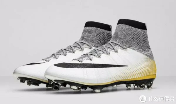 只有天空才是极限:耐克 推出限量版 Mercurial Superfly CR7 324K Gold / Quinhentos 足球鞋