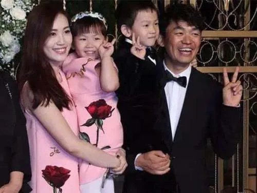 王宝强和马蓉为什么离婚,孩子究竟是不是王宝强亲生的?