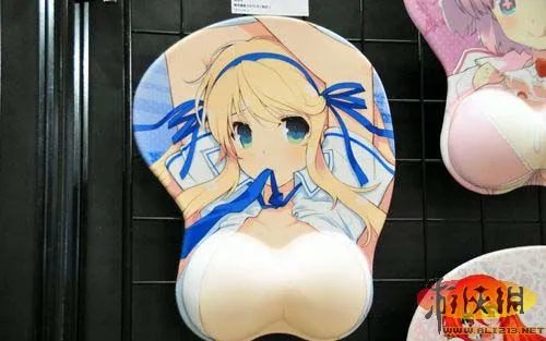 耻度在哪里？节操在哪里？请您随意触摸咪咪