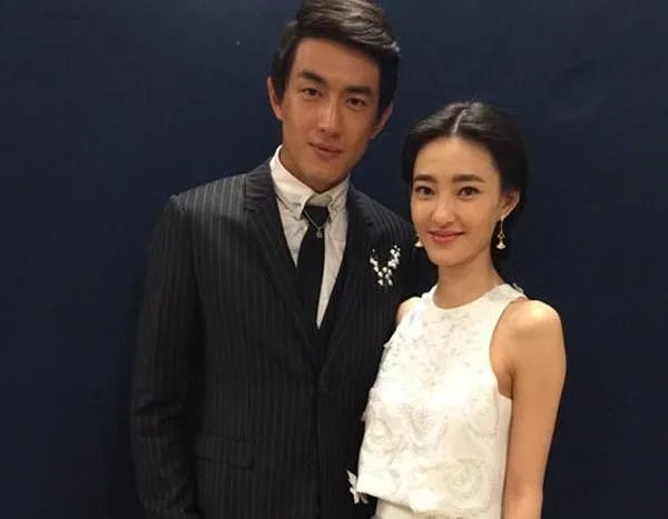 素颜女神王丽坤为什么能迷倒林更新?