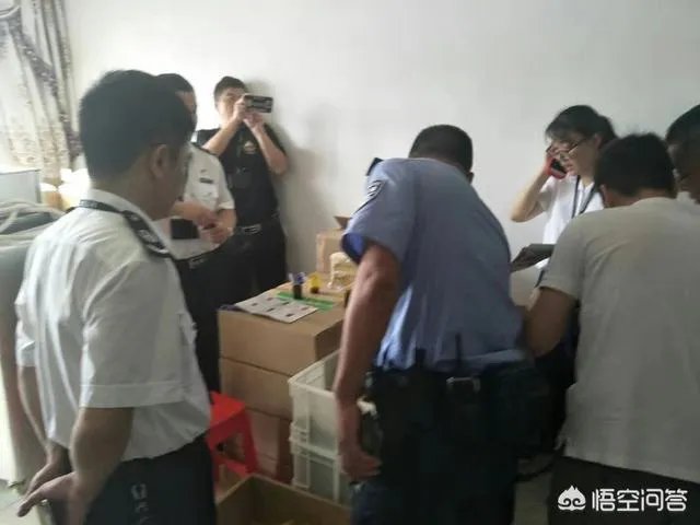 龙华区:居民楼内制贩假药,两嫌犯被批捕, 你怎么看?